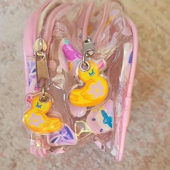 Barbie Travel Toiletries/Bath Set - Pink - Picture 9 of 12